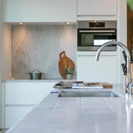 Apartment Huswell - Spacious With Beautiful Terrace In