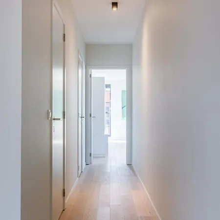 Huswell - Spacious With Beautiful Terrace In Apartment *